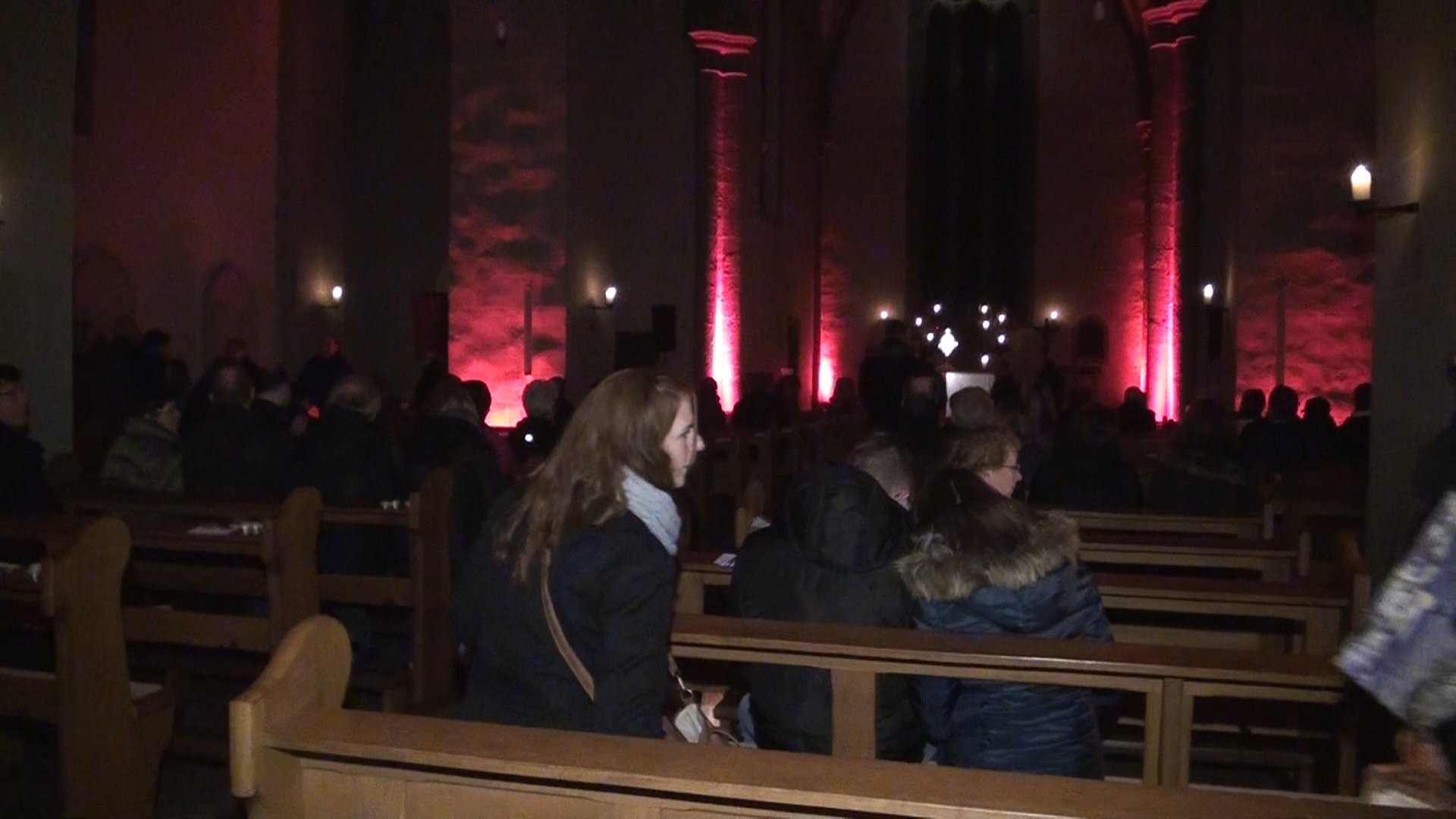 Ein Lichtermeer in der St. Johannes Kirche – Nightfever 2017