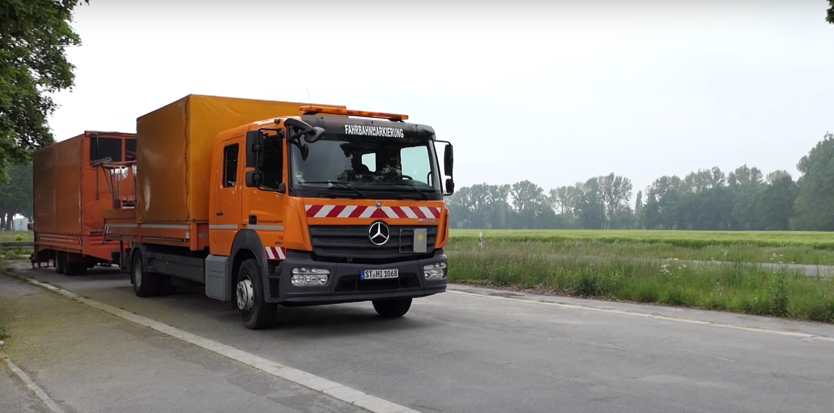 Endlich Fahrbahnmarkierungen