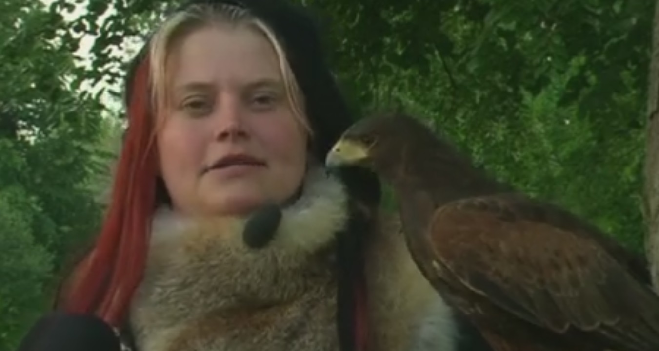 ARCHIVPERLEN: Falknerin Tatjana Schmücker