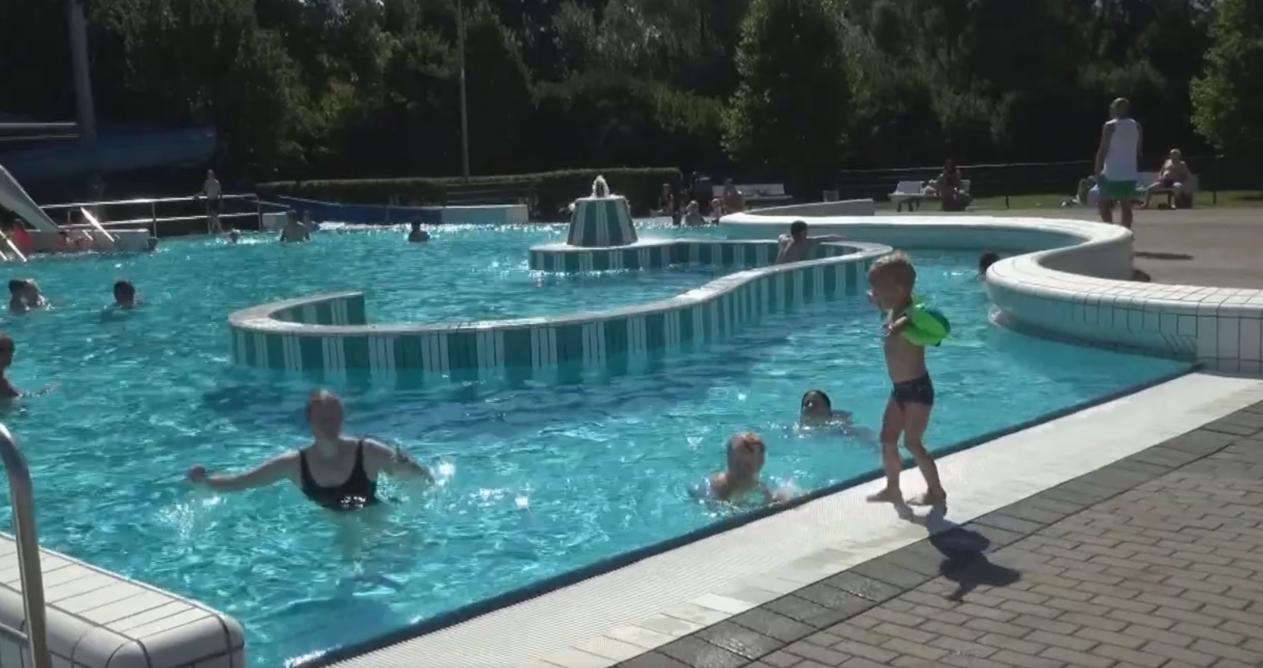 Wann öffnet die Sälzer Lagune ?